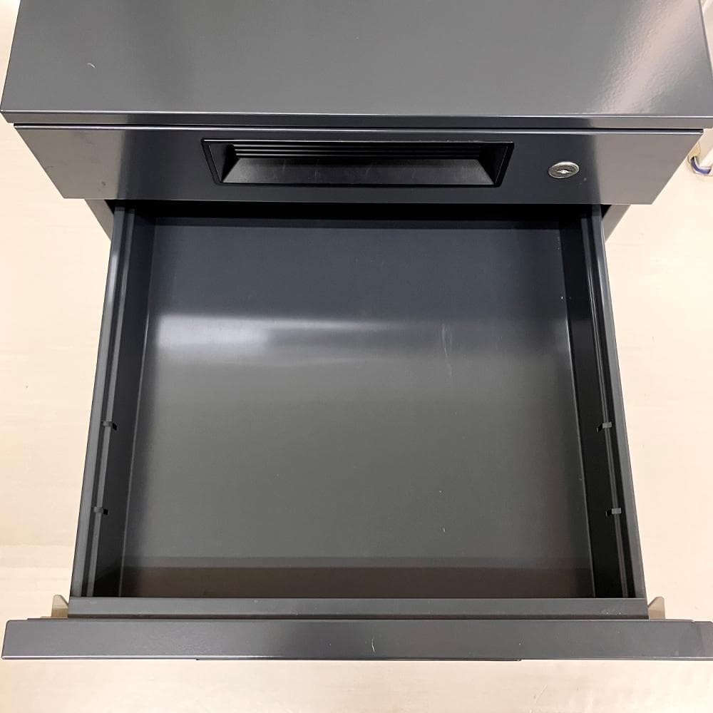 #2774-3　Plus　スチールワゴン　サイドワゴン　デスクワゴン　鍵付き