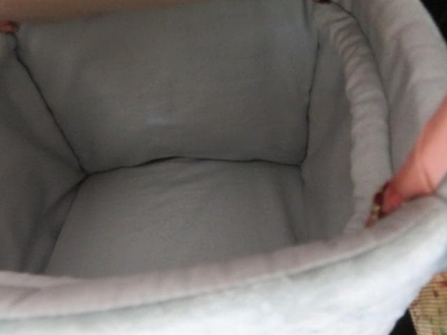 タイムセール2/4値下げ中　MANY　ウサギの小物入れ