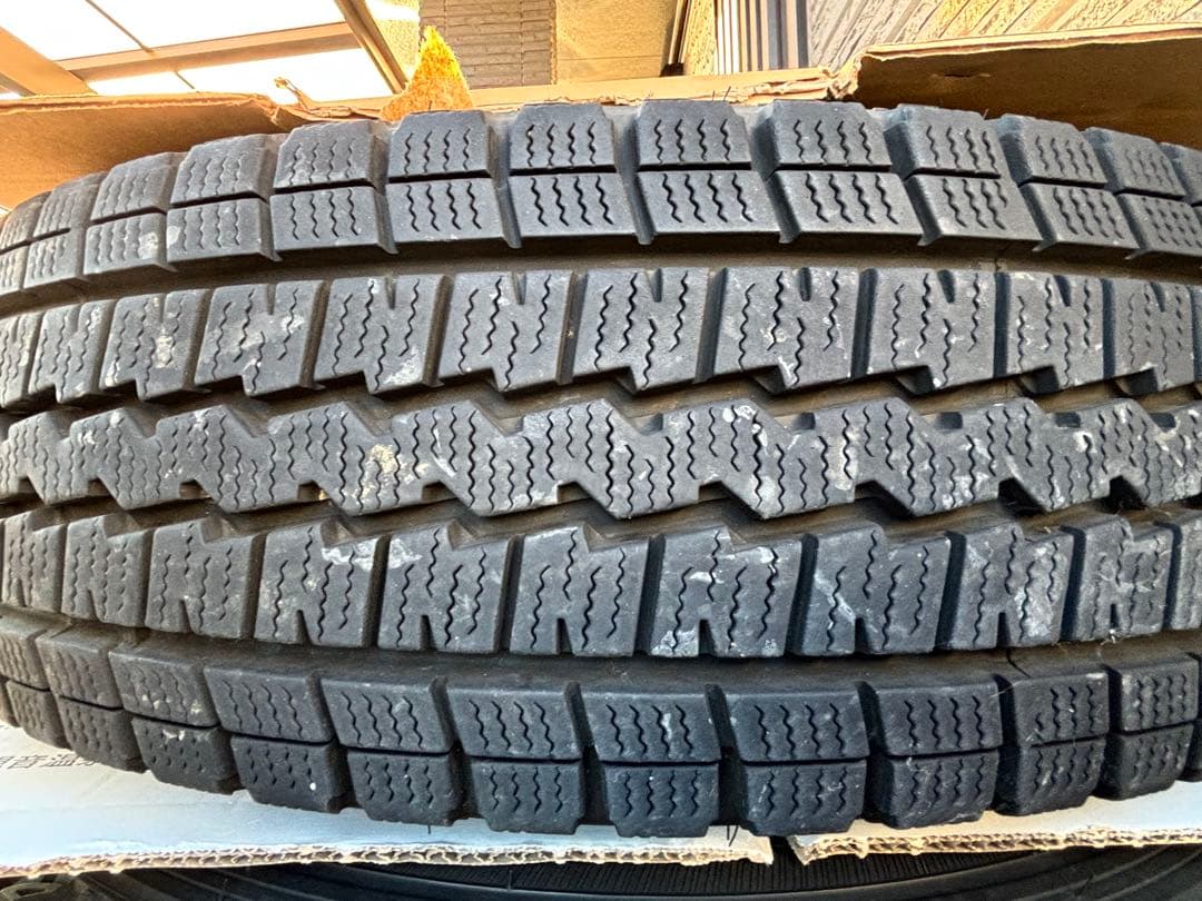 K*I様 ハイエース　スタッドレスホイールセット　4本