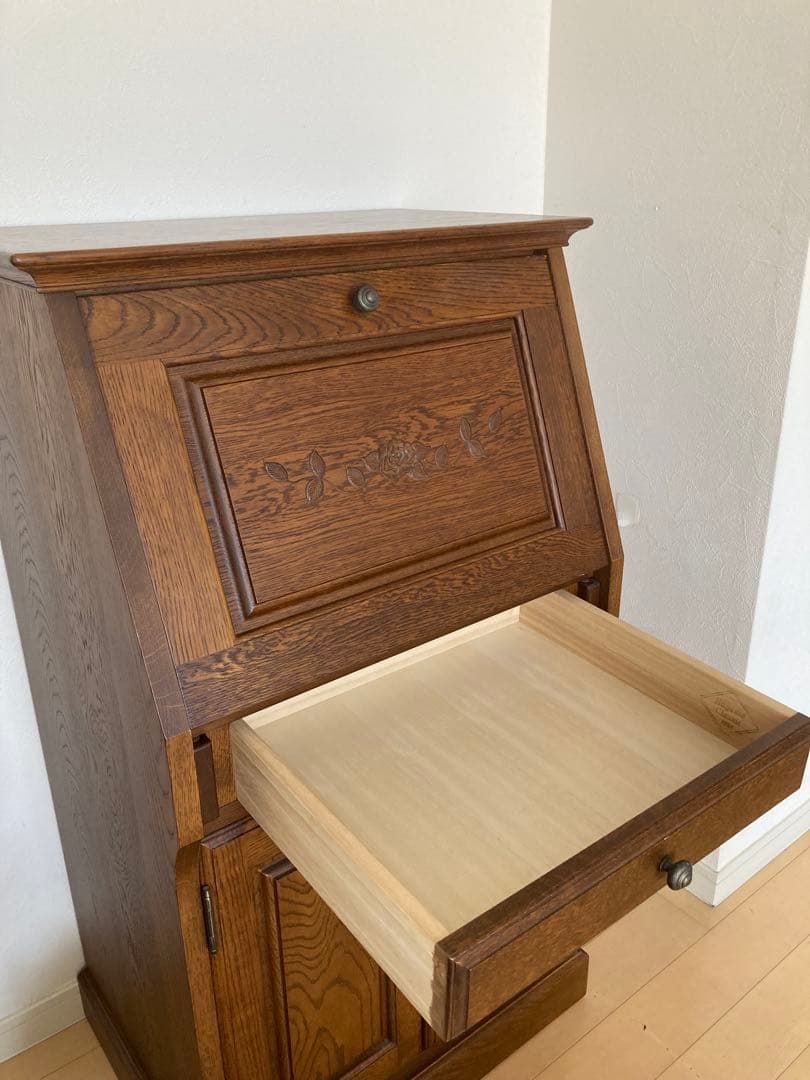 ココナッツ【葉山ガーデン】ライティングビューロー　特別仕様