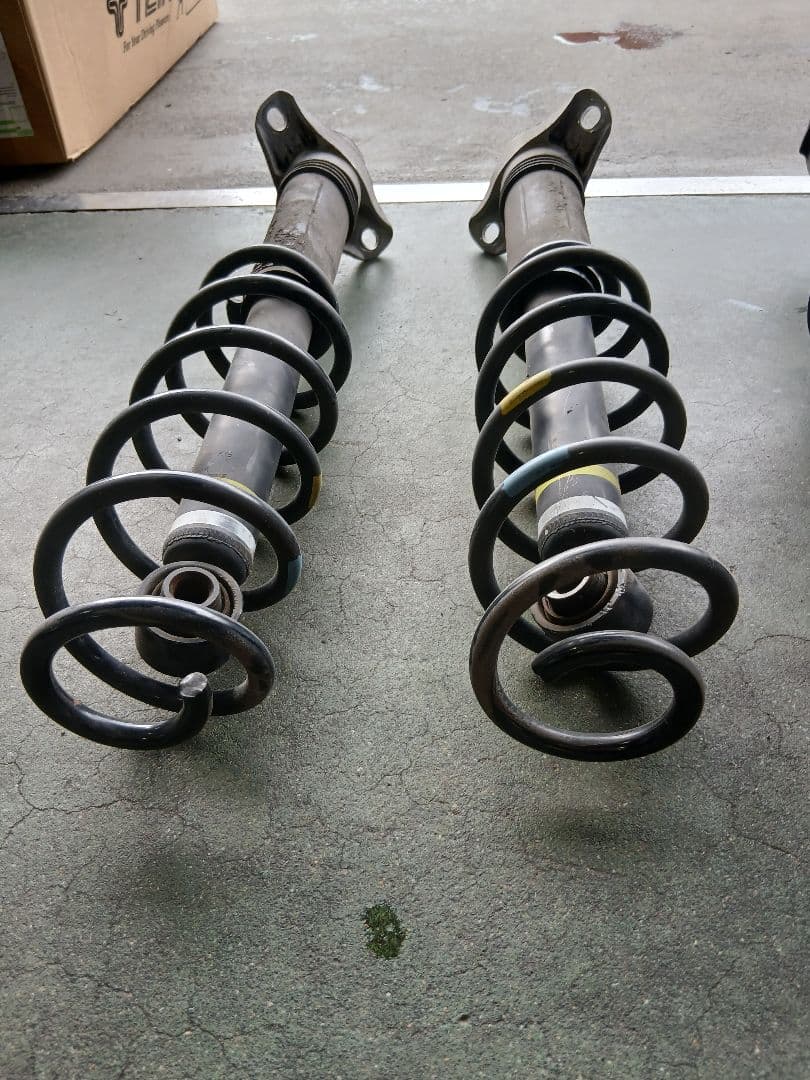 50プリウス前期　純正サスペンション一式