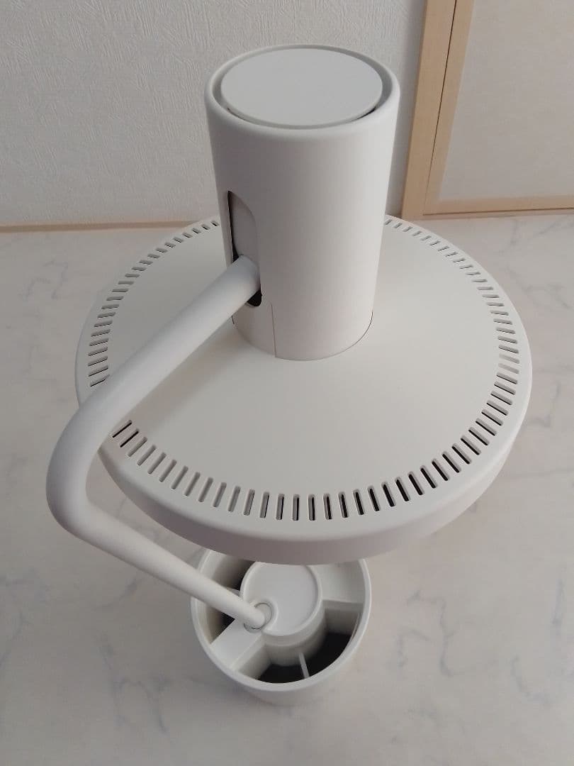 バルミューダ ライト LED デスク L01A-WH ホワイト 2018年製