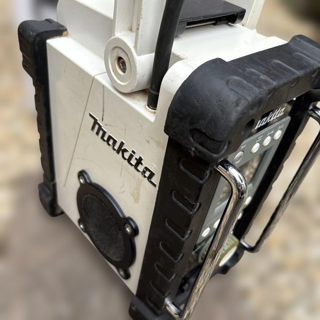 Makita MR103B 現場ラジオ