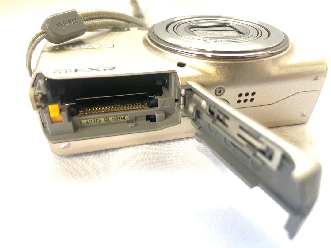 Fujifilm FinePix F200EXR デジタルカメラ デジカメ