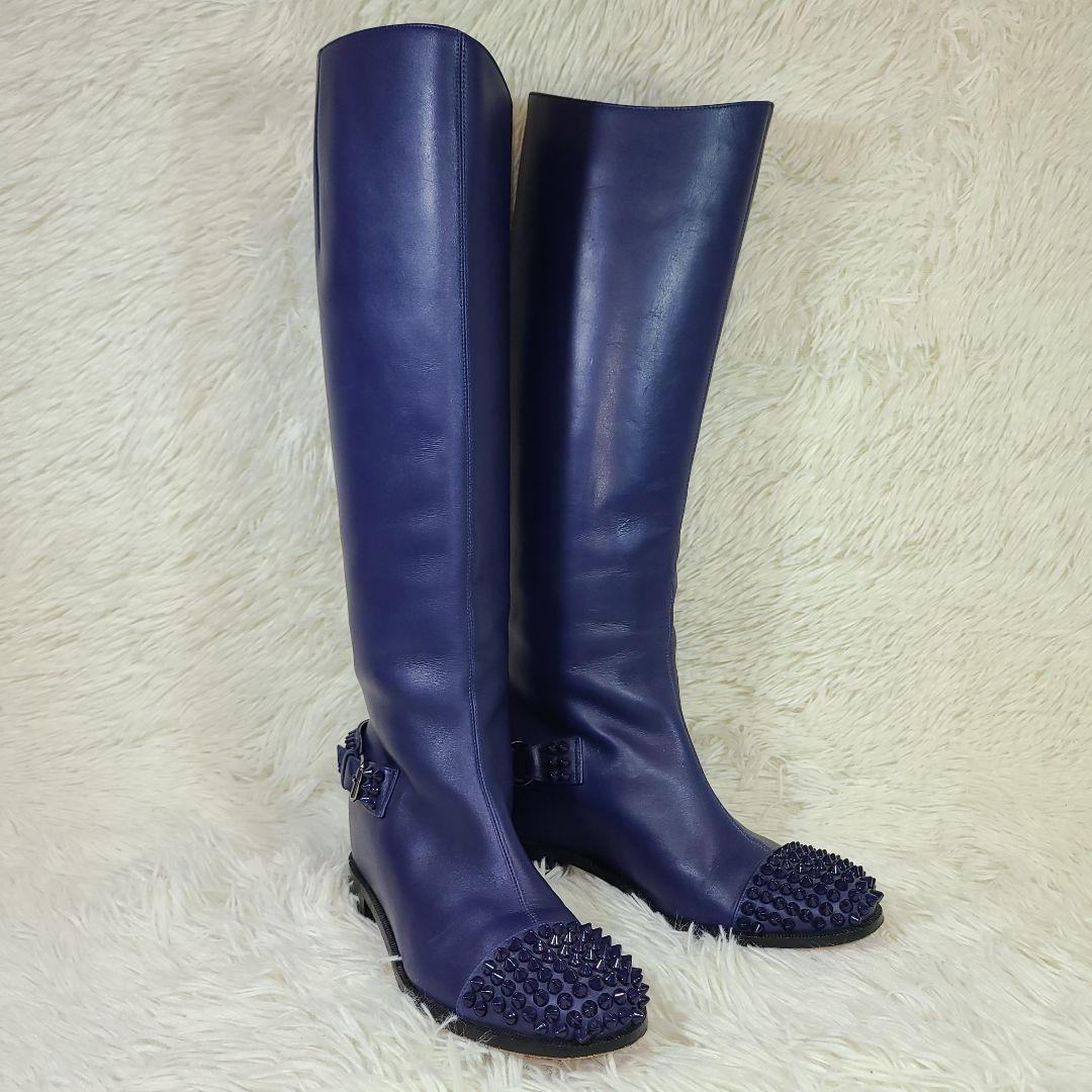 美品【クリスチャンルブタン】スタッズ　バックベルトロングブーツ　ネイビー