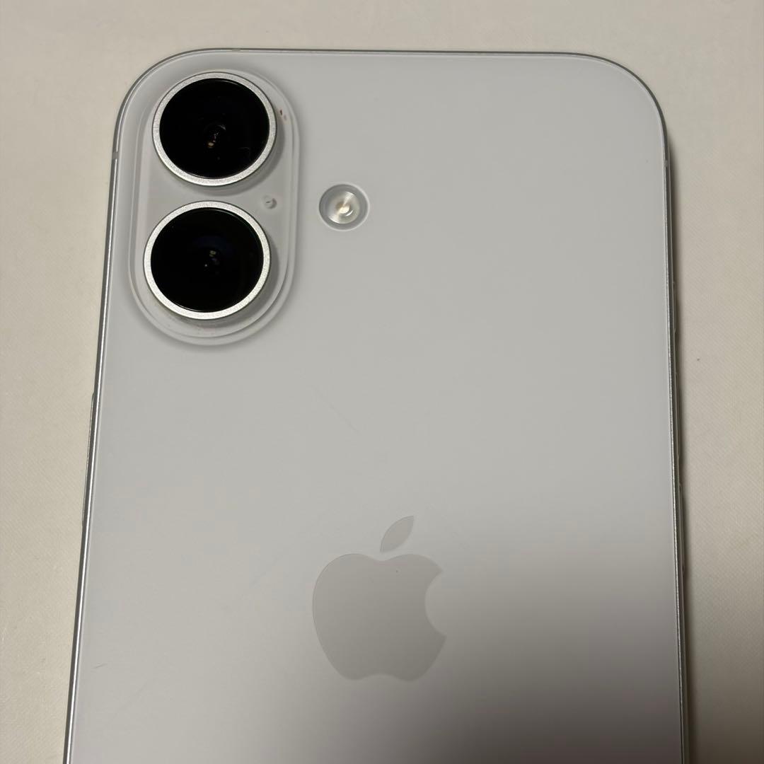 iPhone16 256GBバッテリー100%美品　7ヶ月のみ使用