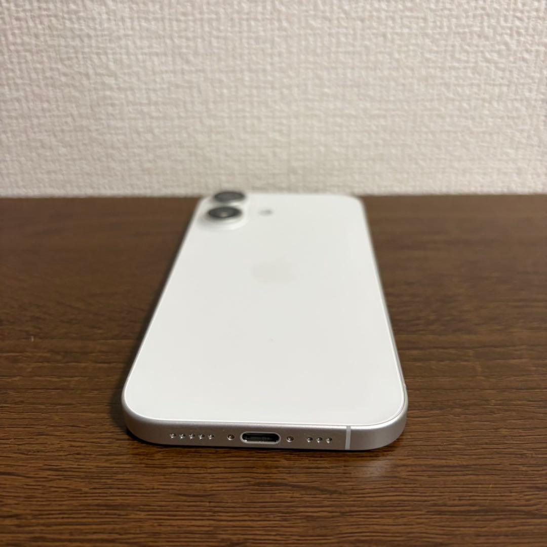 iPhone16 256GBバッテリー100%美品　7ヶ月のみ使用