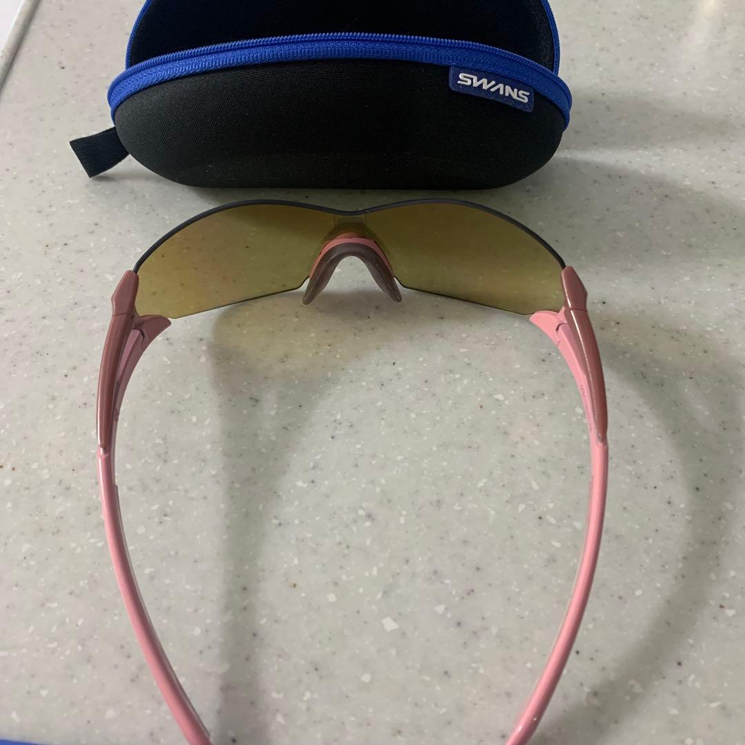 マラソン　SWANS ピンク サングラス ケース付き