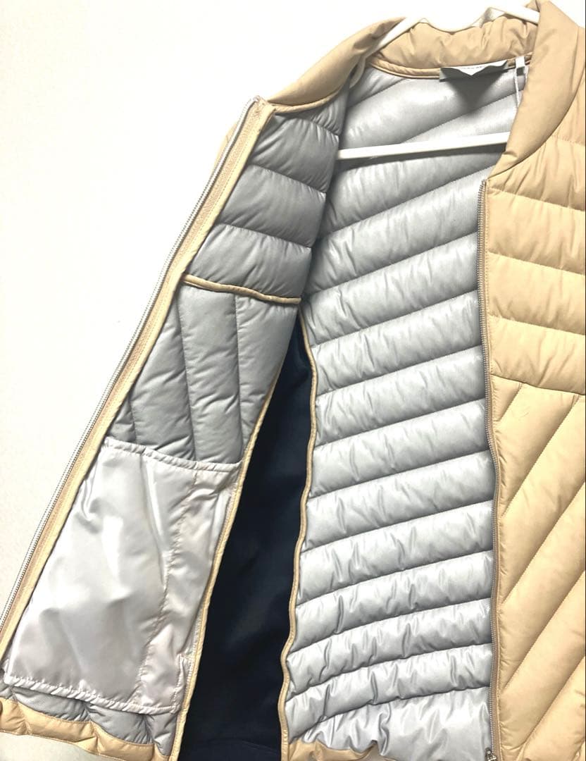 L 新品　テーラーメイド　グースダウンジャケット　レディースゴルフウェアベージュ