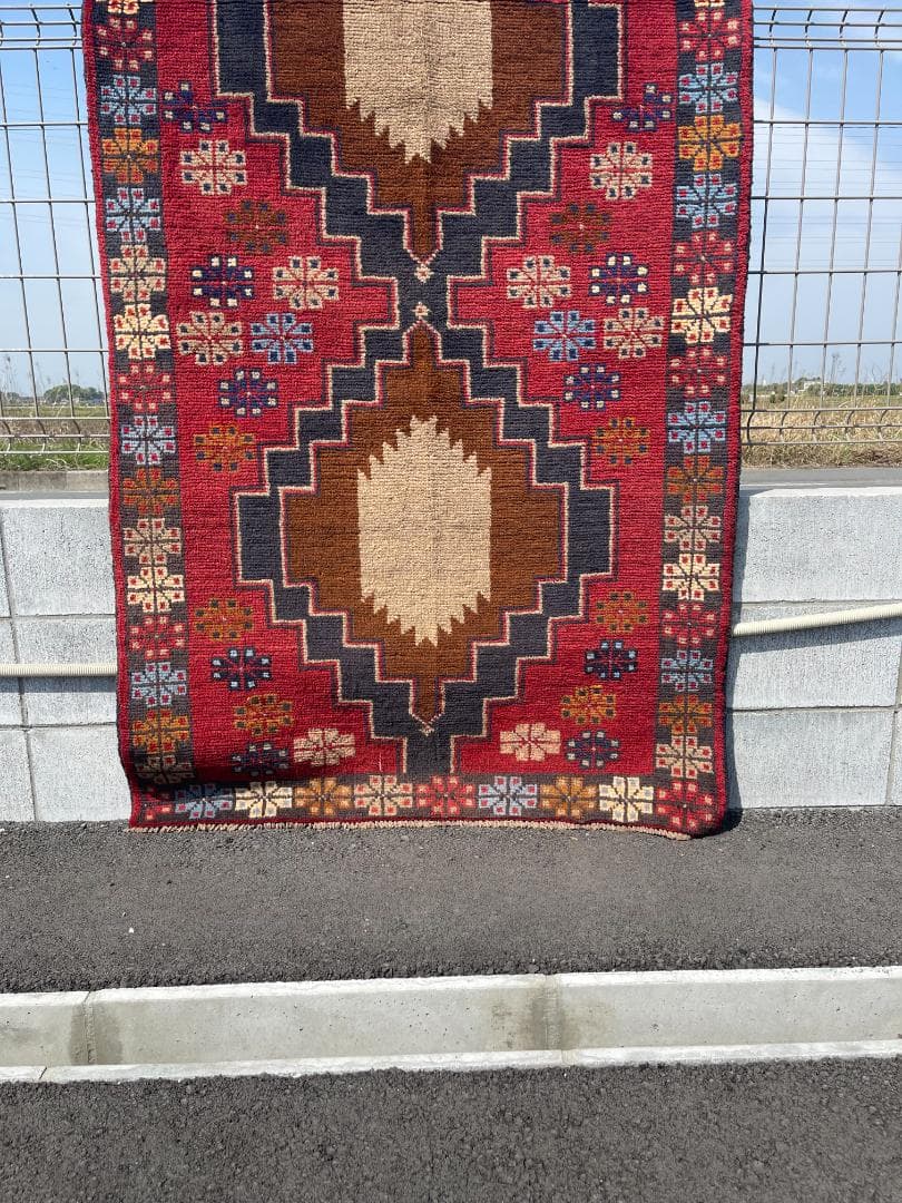 トライバロバルーチスターンヴィンテージオールドラグ 109 X177cm