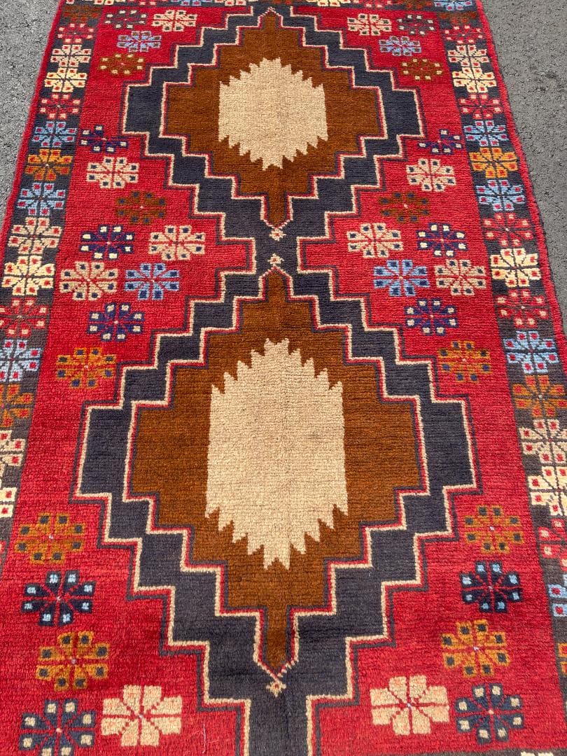 トライバロバルーチスターンヴィンテージオールドラグ 109 X177cm