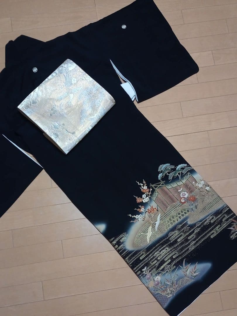 D02限定価格！☆USED美品☆ 結婚式 金彩 豪華 黒留袖6点セット