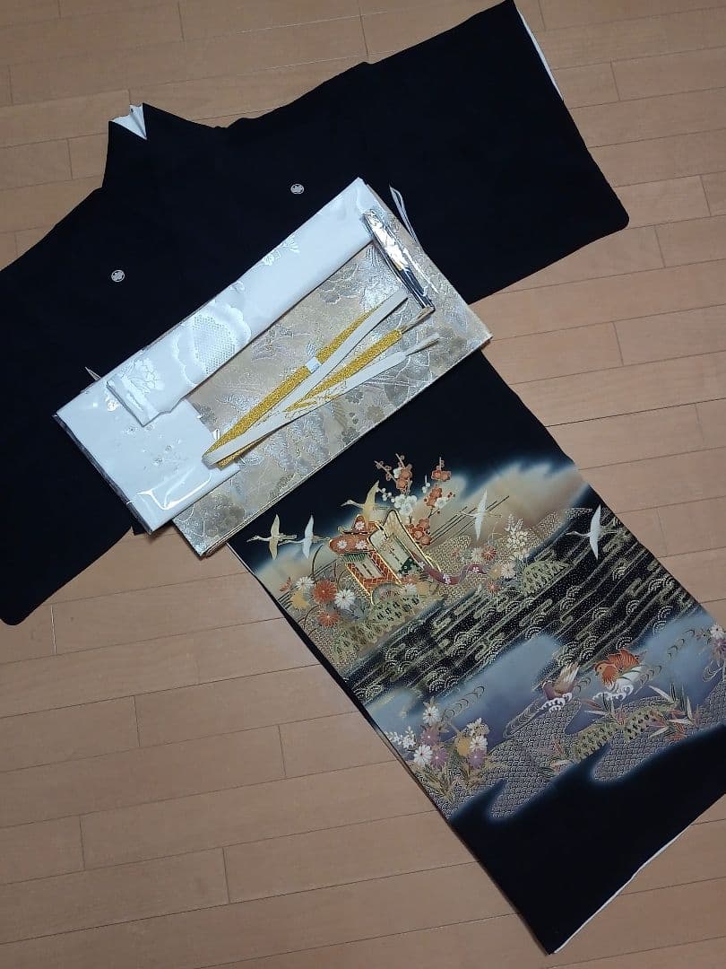 D02限定価格！☆USED美品☆ 結婚式 金彩 豪華 黒留袖6点セット