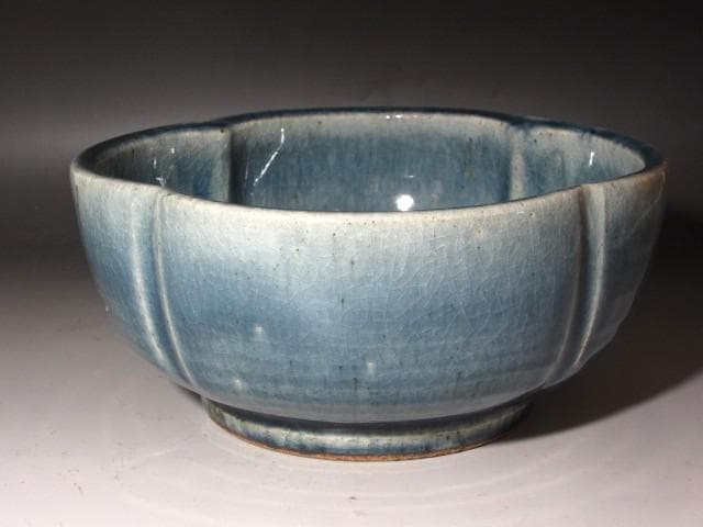 ☆　河井寛次郎　呉須輪花鉢　どっしりかまえた一品です☆y447