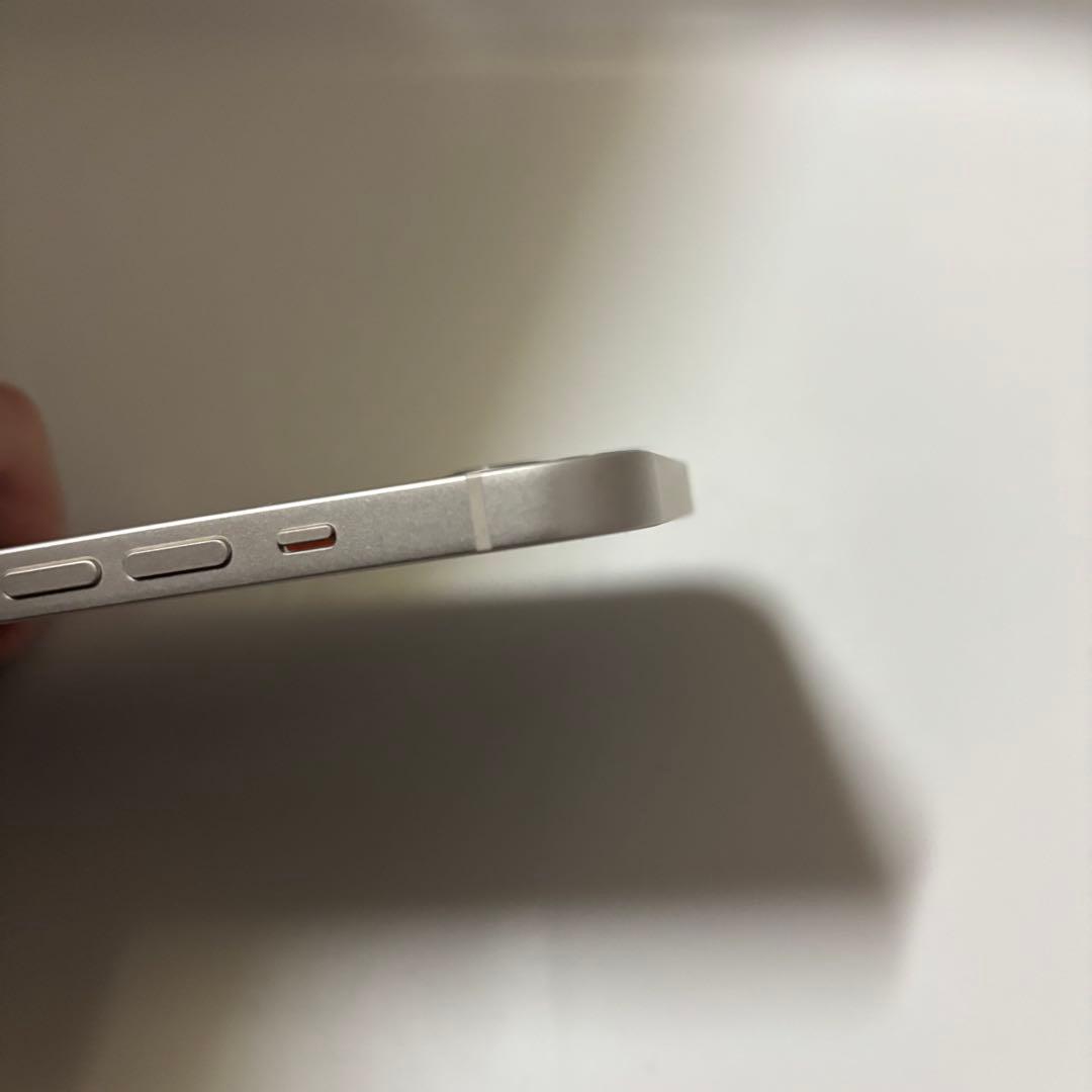 【美品】Apple iPhone 13 ホワイト 本体