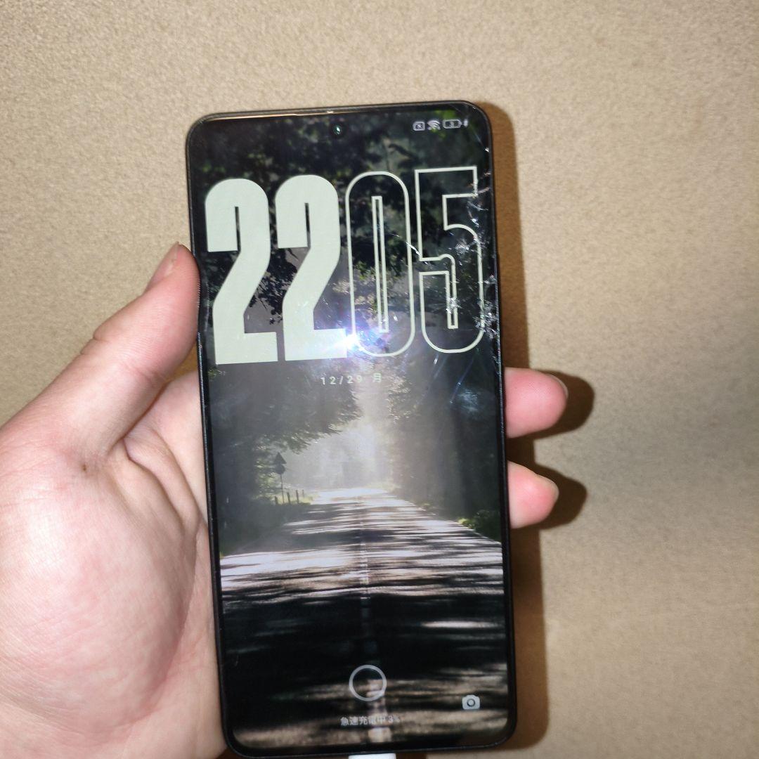 Poco X6 Pro 本体　本体反り、画面割れ！