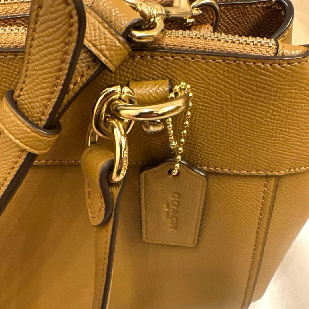 コーチ　ショルダーバッグ　ベージュ