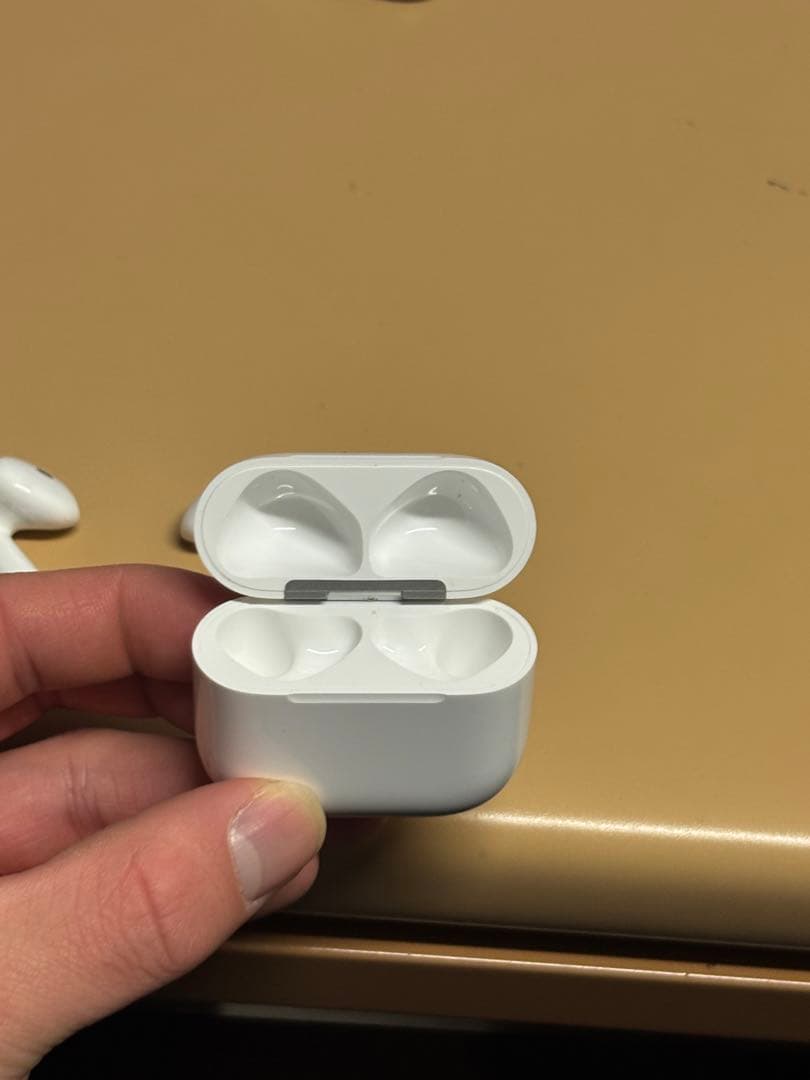 AirPods4 ノイズキャンセリング無搭載