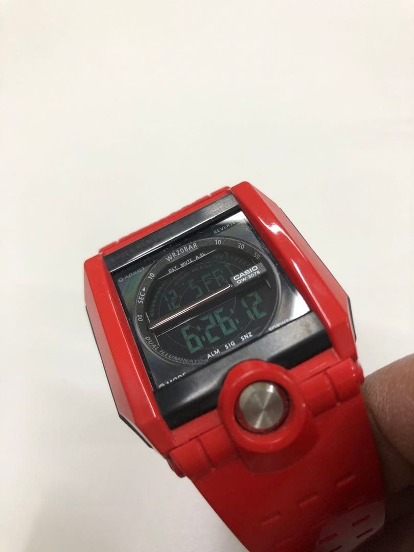 絶版貴重品。CASIO G-SHOCK g-8100 特に人気のレッド！