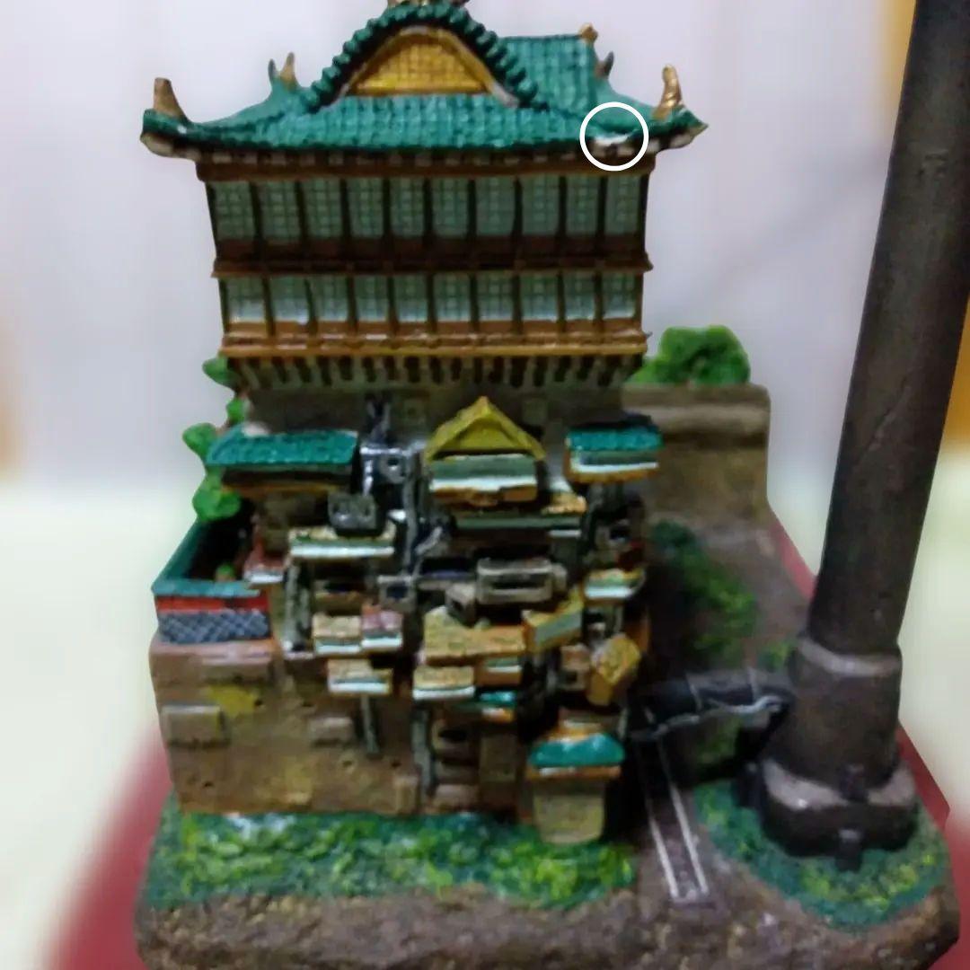 ジブリ　千と千尋の神隠し 限定版置物