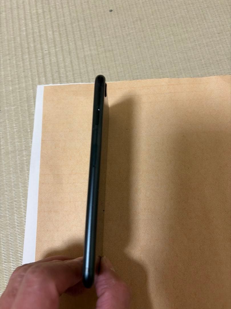 iPhone SE 第3世代 64GB ブラック 本体のみ キズあり