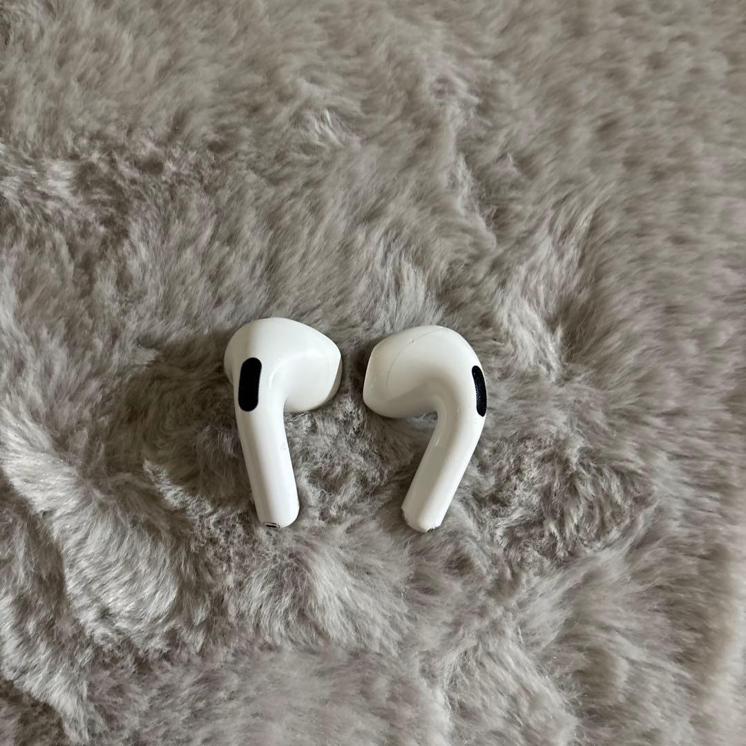 AirPods4 ノイズキャンセリング非搭載 ケース付き