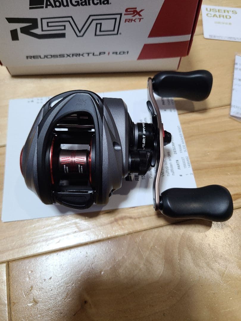 アブガルシア レボ5 REVO5SXRKTLP SX-ロケット 右ハンドル