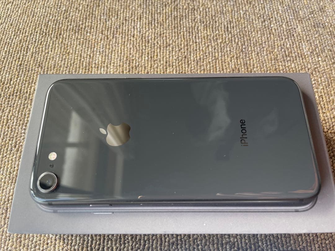 iPhone8 64GB スペースグレー　SIMフリー