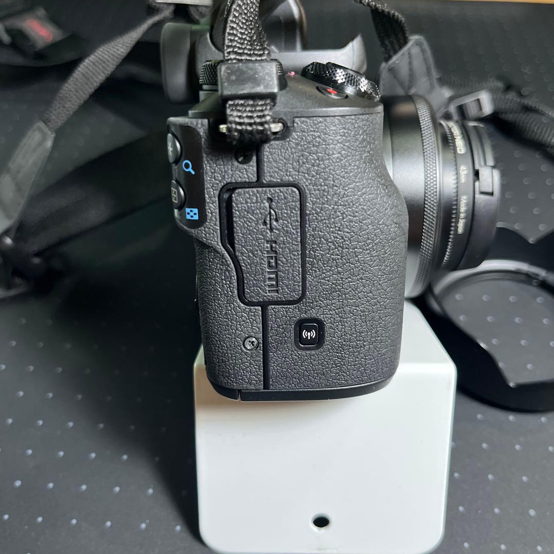 Canon EOS Kiss M 本体 レンズ1
