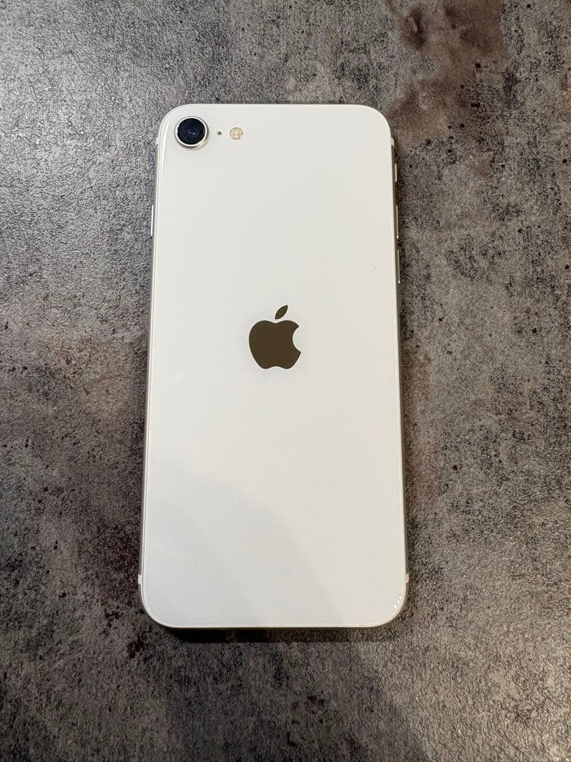 Apple iPhone SE 第二世代 ホワイト 充電ケーブル・イヤフォン付き