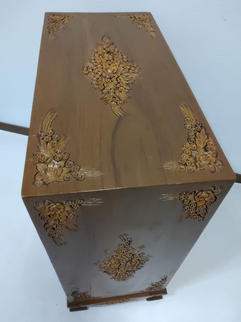 彫刻家具 木彫りチェスト