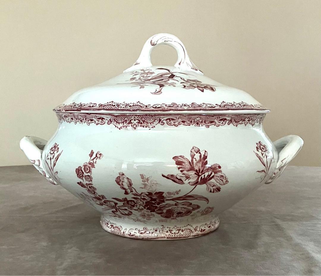 フランスアンティーク・サルグミンヌ フォンタンジュ・スーピエール1点