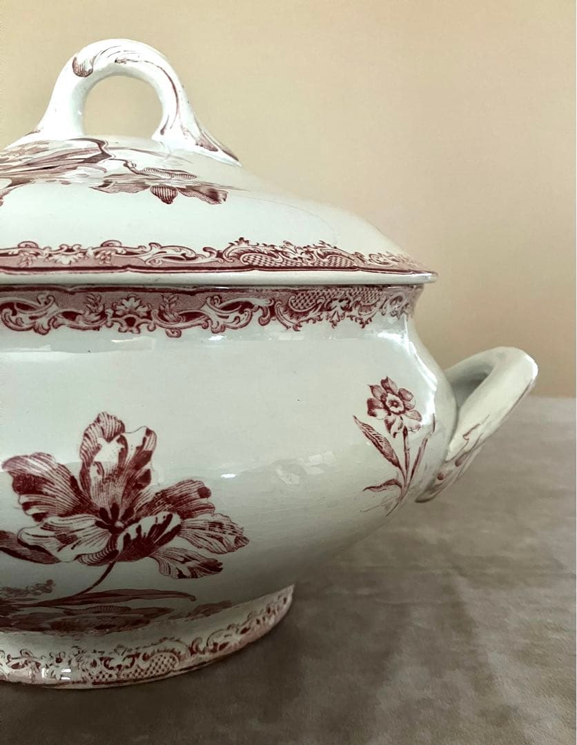 フランスアンティーク・サルグミンヌ フォンタンジュ・スーピエール1点