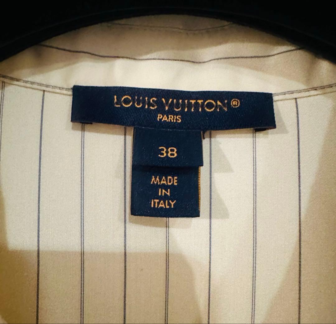 広瀬すず着用 Louis Vuitton ピンストライプシャツ