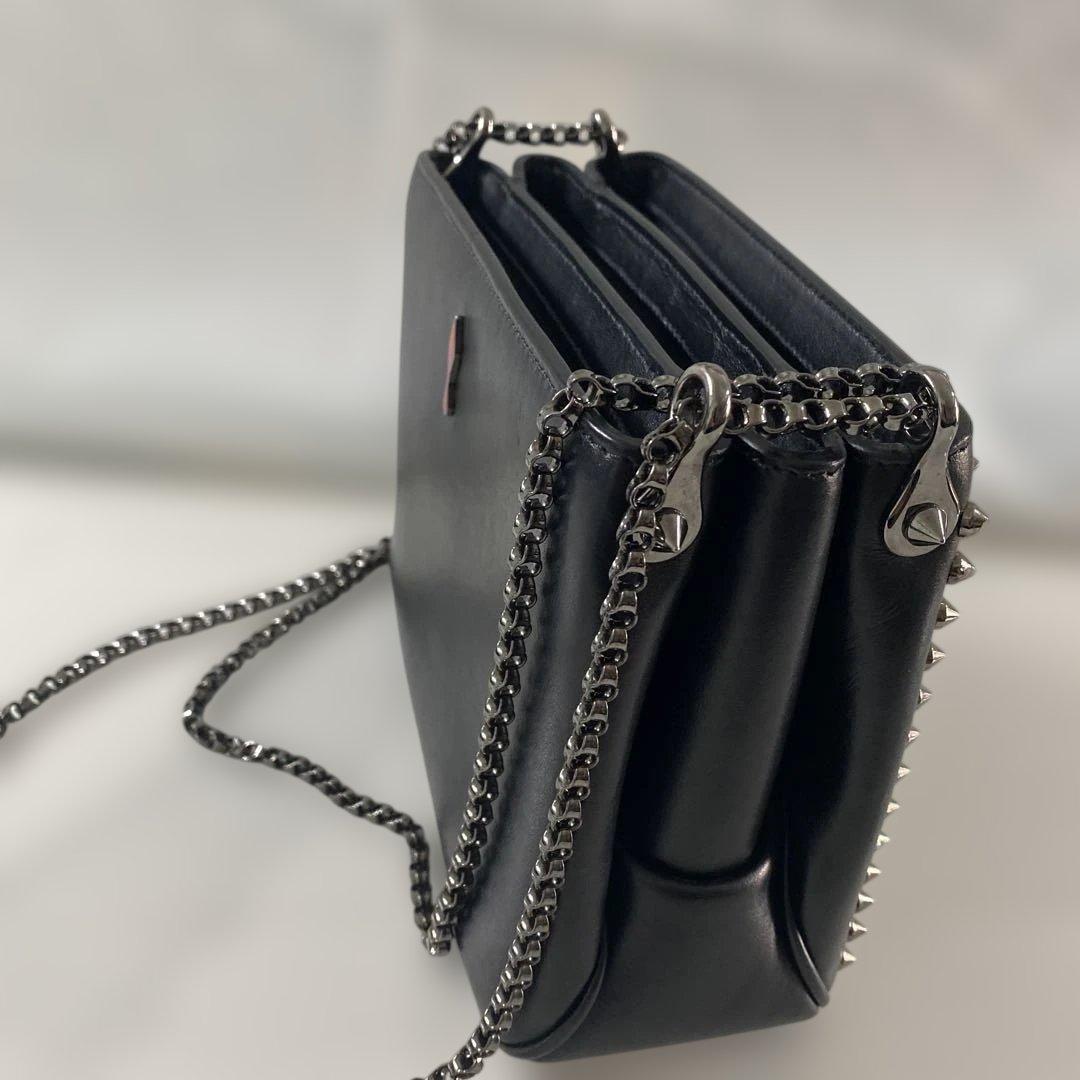 クリスチャン・ルブタン チェーン ショルダー バッグ トリルビ