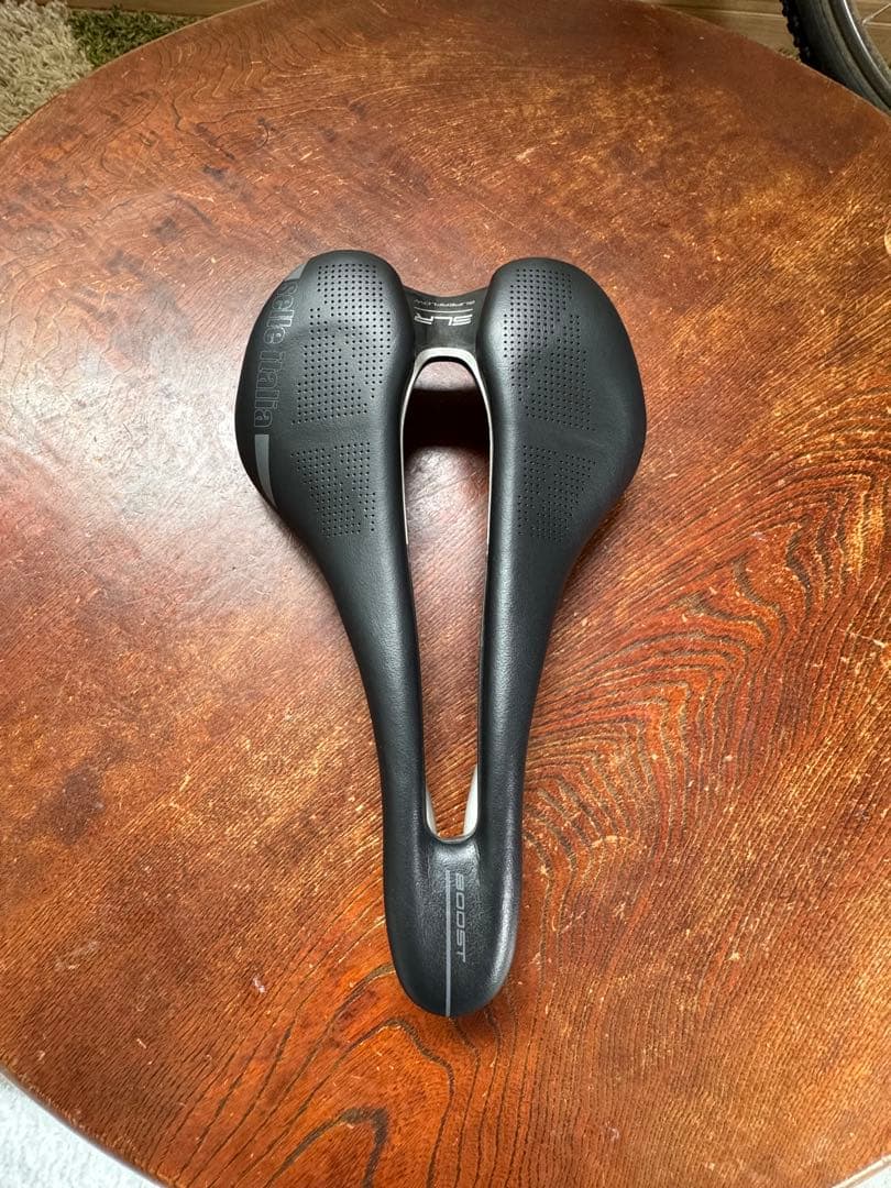 セライタリア　サドル　SLR