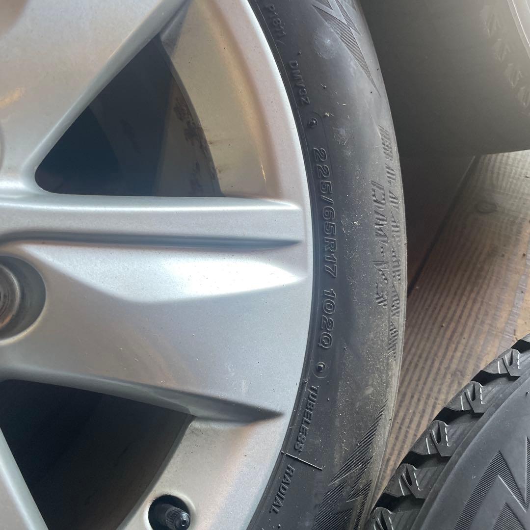 TOYOTAハリアー　 純正スタッドレスタイヤ