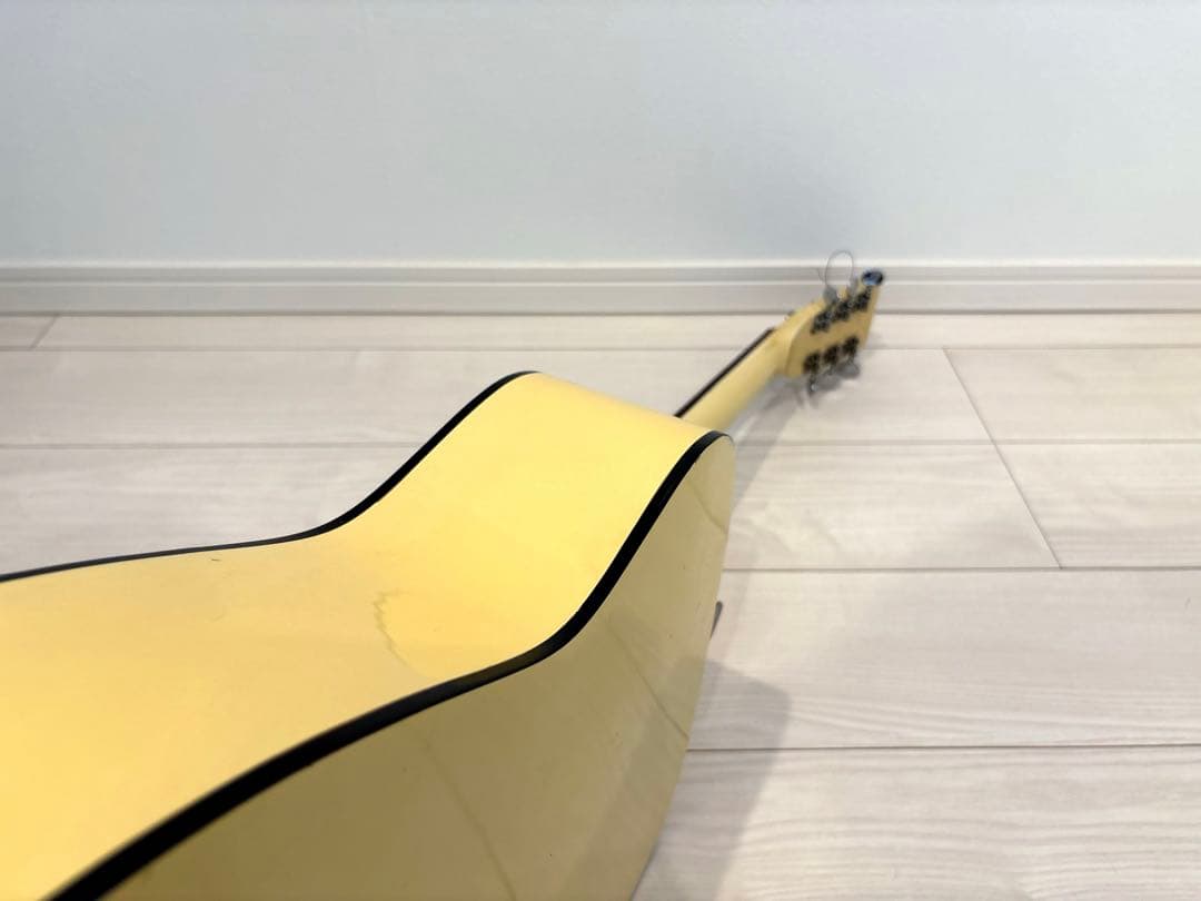 名品ミヤスコウギョウ　Miyasu kougyoアコースティックギター　アコギ白