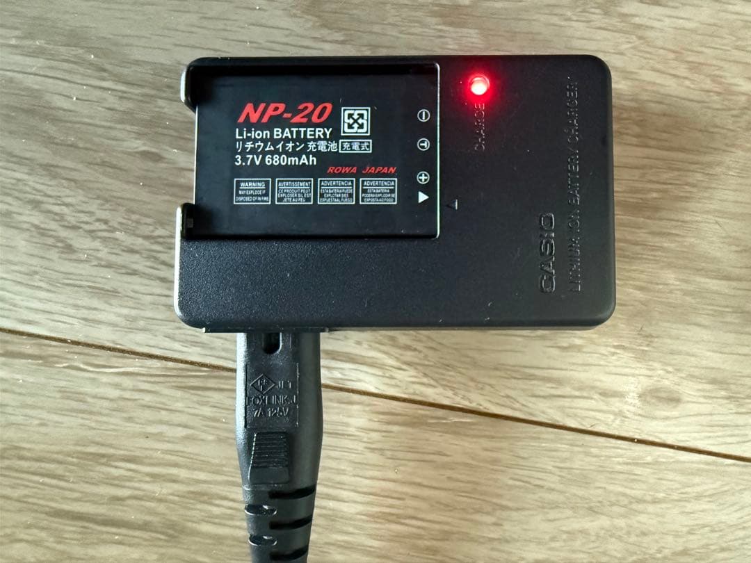 美品:カシオ・デジタルカメラEXILIM EX-Z75