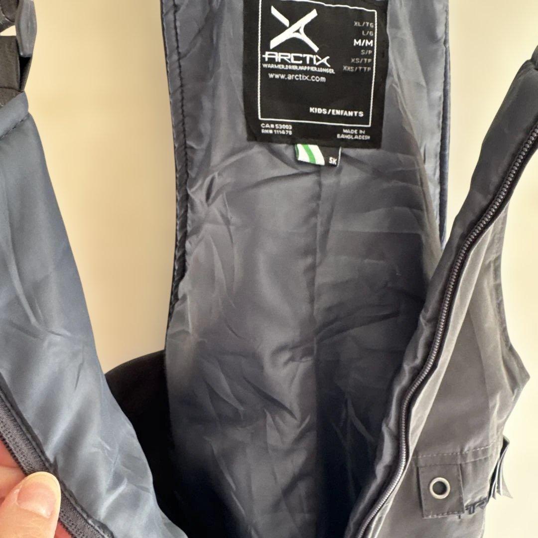 美品✨ ARCTIX キッズ スキーウェア ビブオーバーオール M チャコール