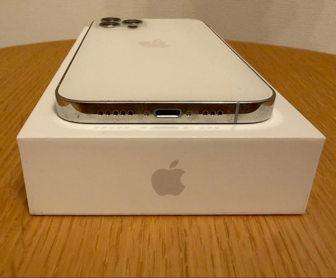 【美品】iPhone12pro 256GB au