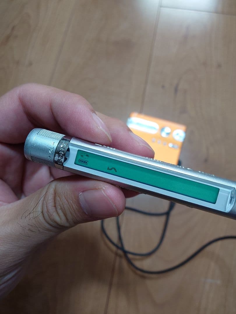 SONY MDウォークマン オレンジ　MZ-N910