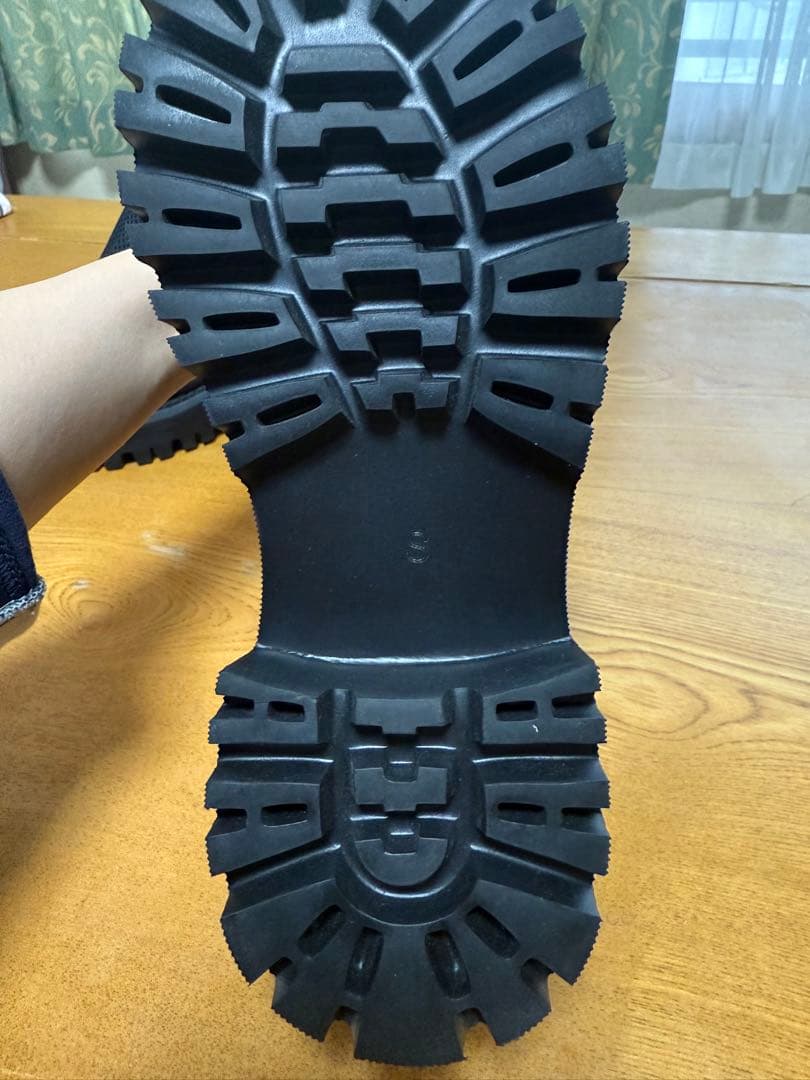 Yello メッシュ ブラック 厚底サンダル