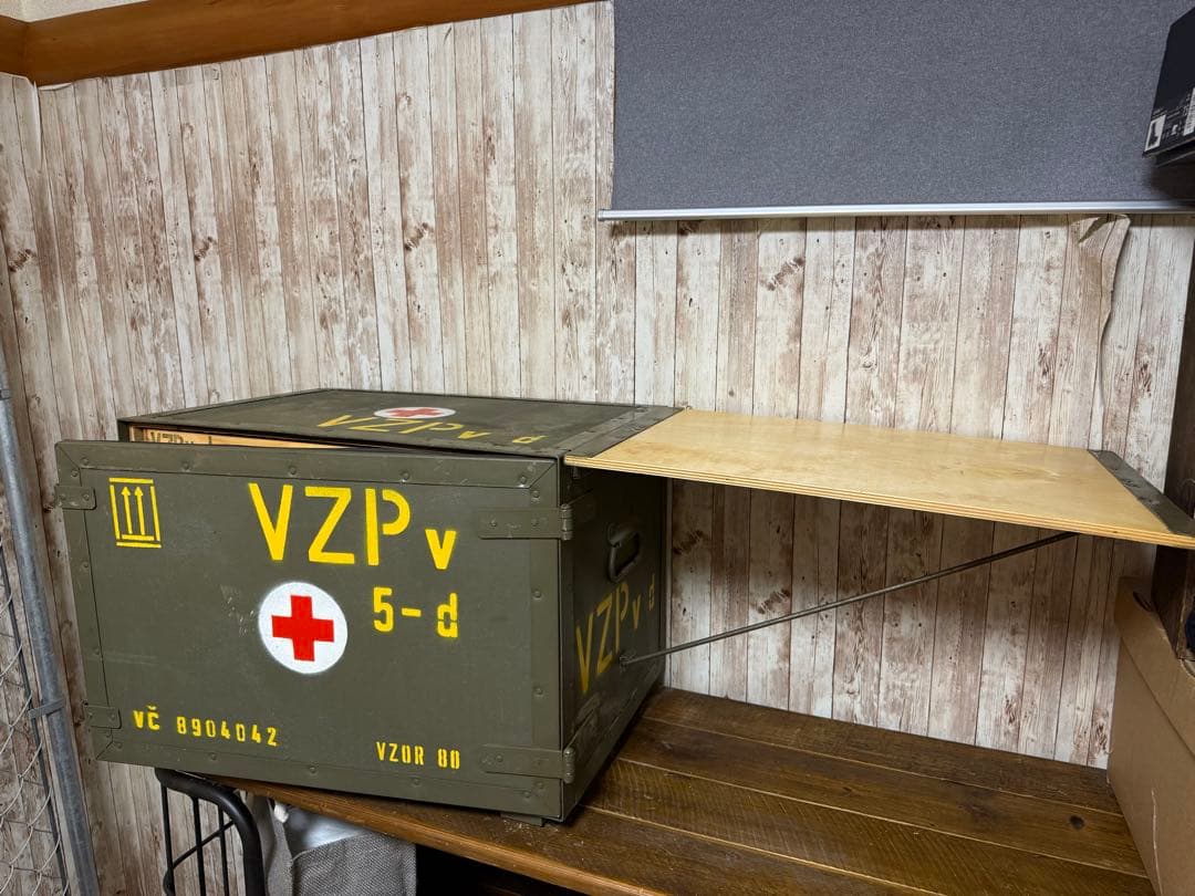 軍放出品チェコ軍 メディカルボックス ミリタリーコンテナ