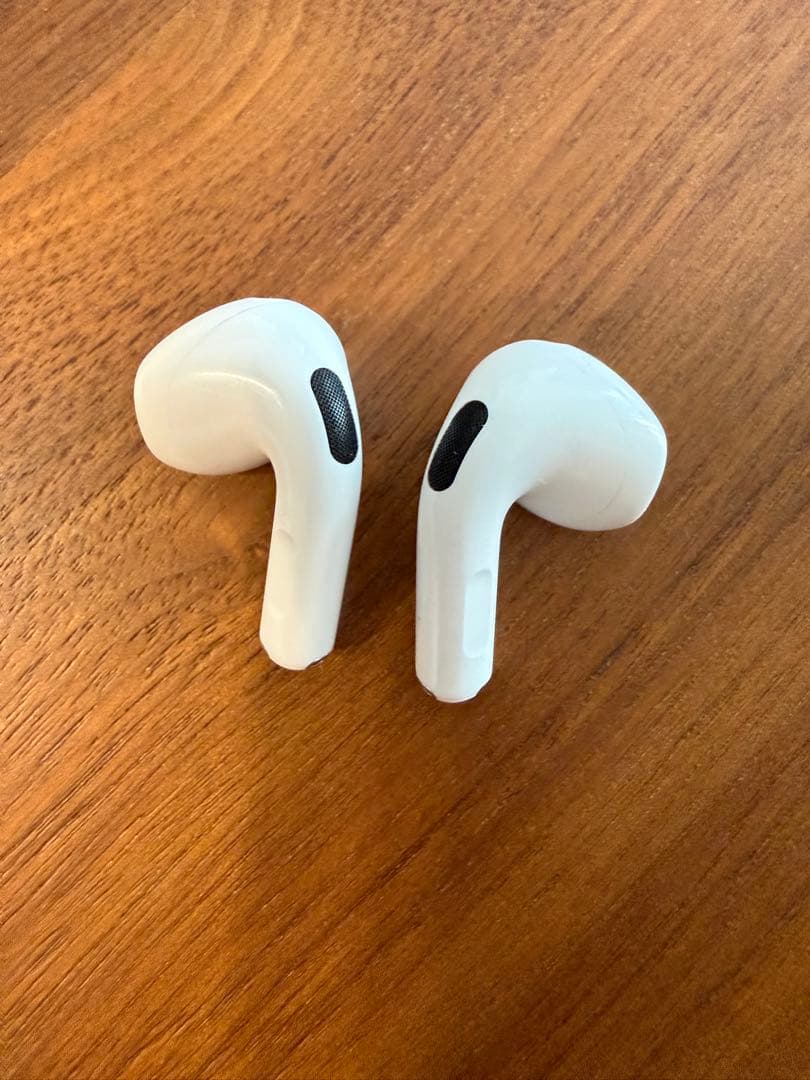 AirPods 4本体 ホワイト 充電ケース付き