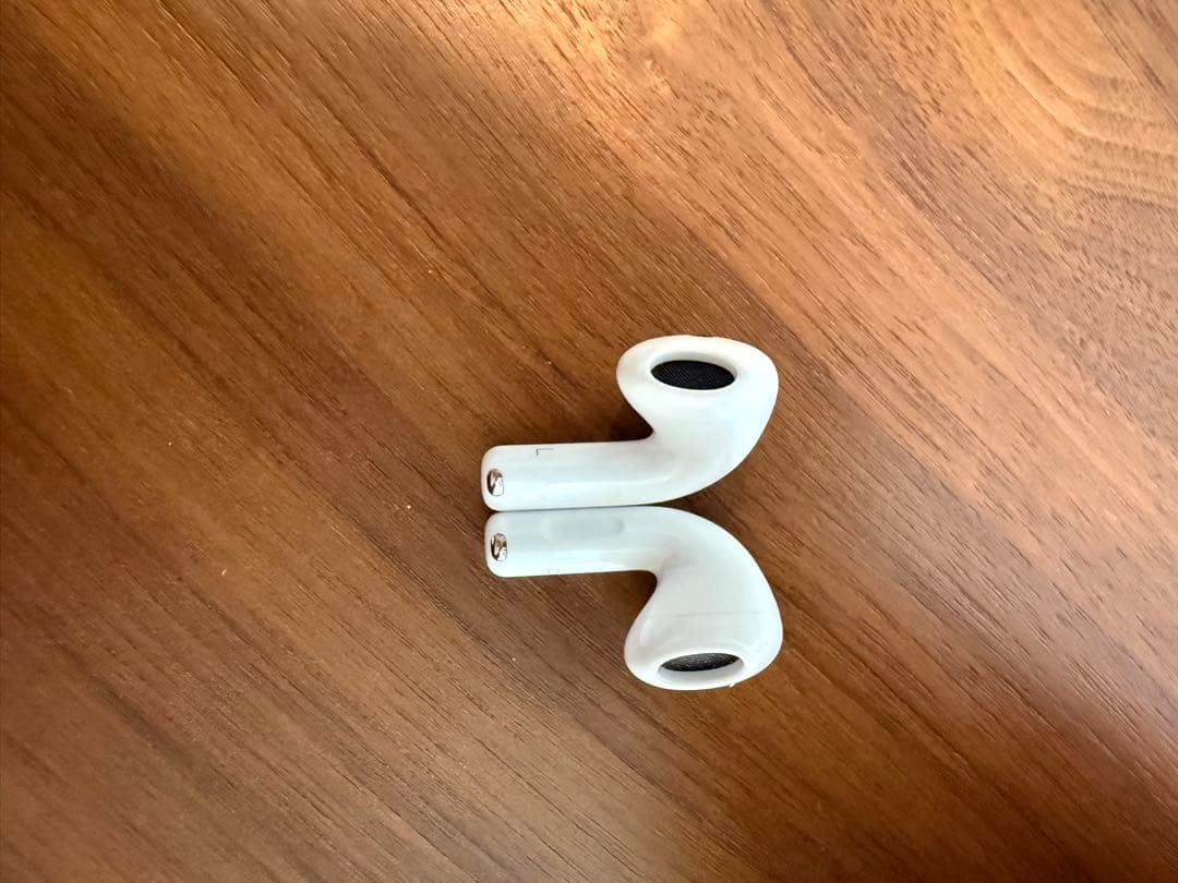 AirPods 4本体 ホワイト 充電ケース付き