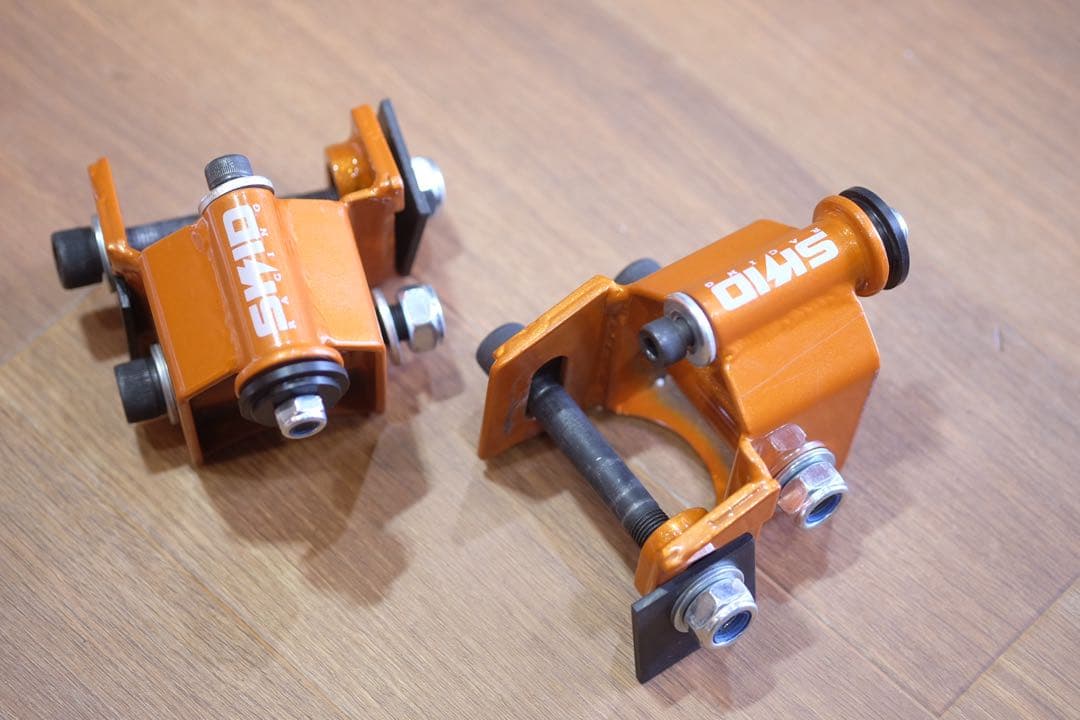 スキッドレーシング　50プリウス ロアアームキャンバーアダプター　美品