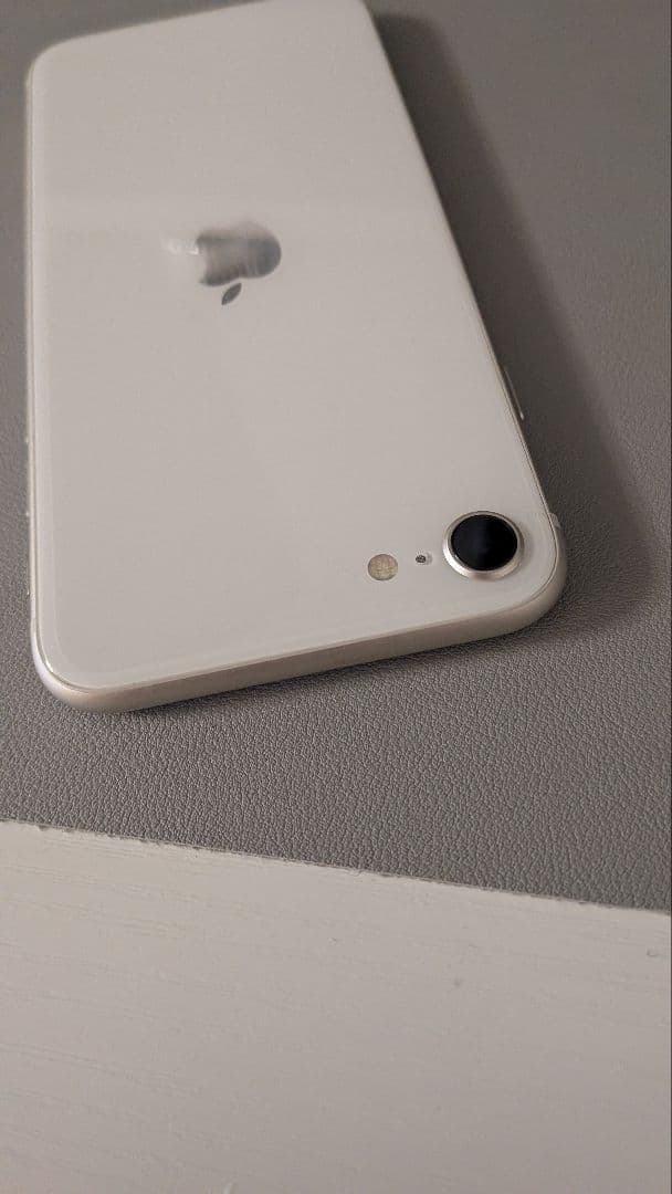 【中古美品】Apple iPhone SE3 ホワイト 本体