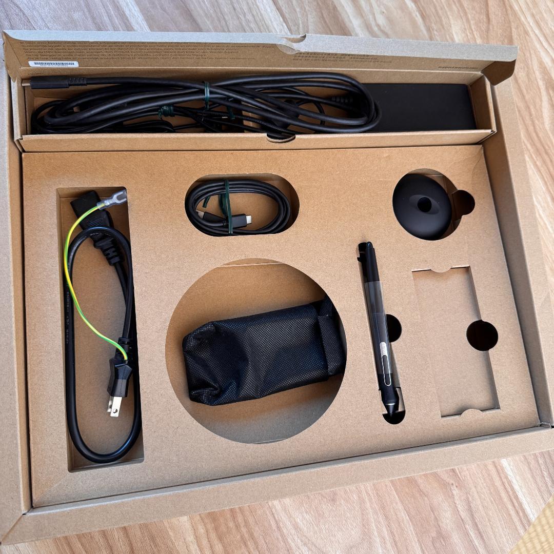 Wacom Cintiq Pro 16 2021モデル　DTH167K1D