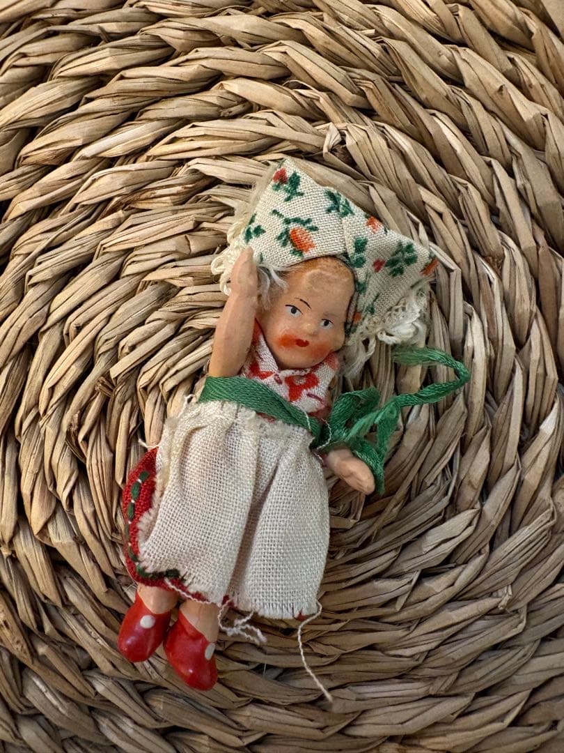 ドイツ　アンティークドール　民族衣装